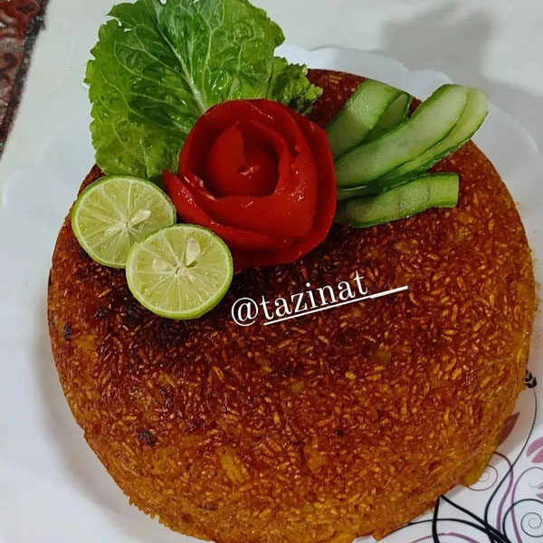 تزیین برنج ساده و زیبا تزیین برنج بدون قالب تزیین برنج مجلسی تزیین برنج در دیس بیضی تزیین برنج عروس تزیین برنج با زعفران عکس