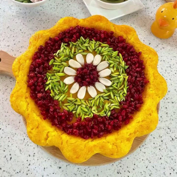 تزیین برنج ساده و زیبا تزیین برنج بدون قالب تزیین برنج مجلسی تزیین برنج در دیس بیضی تزیین برنج عروس تزیین برنج با زعفران عکس