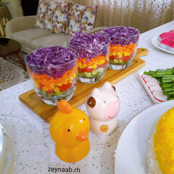 تزیین سالاد کاهو تزیین سالاد برای مهمانی تزیین سالاد کاهو و خیار و گوجه و هویج تزیین سالاد کاهو در ظرف گرد تزیین سالاد کاهو ساده تزیین سالاد کاهو مجلسی تزیین سالاد کاهو در ظرف مستطیل تزیین سالاد ساده