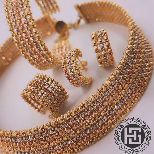 سرویس طلا جدید بدون نگین سرویس طلا اسپرت زنانه گرانترین سرویس طلا در ایران سرویس طلا عروس ۱۴۰۲ سرویس طلا زنجیری سرویس طلا سنگین