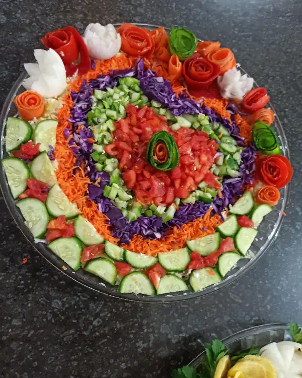 تزیین سالاد برای مهمانی