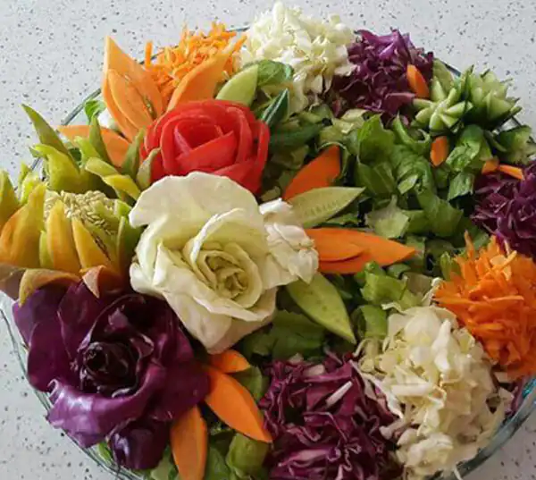 تزیین سالاد برای مهمانی