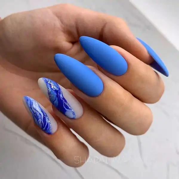 طراحی ناخن آبی