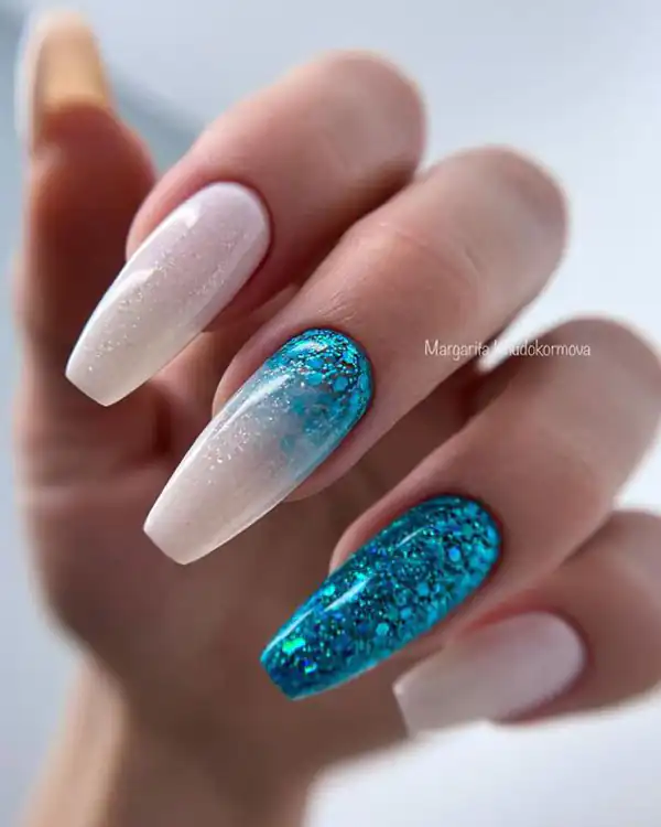 طراحی ناخن اکلیلی