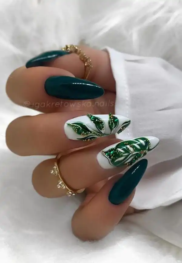 طراحی ناخن اکلیلی