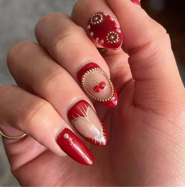 طراحی ناخن با لاک قرمز