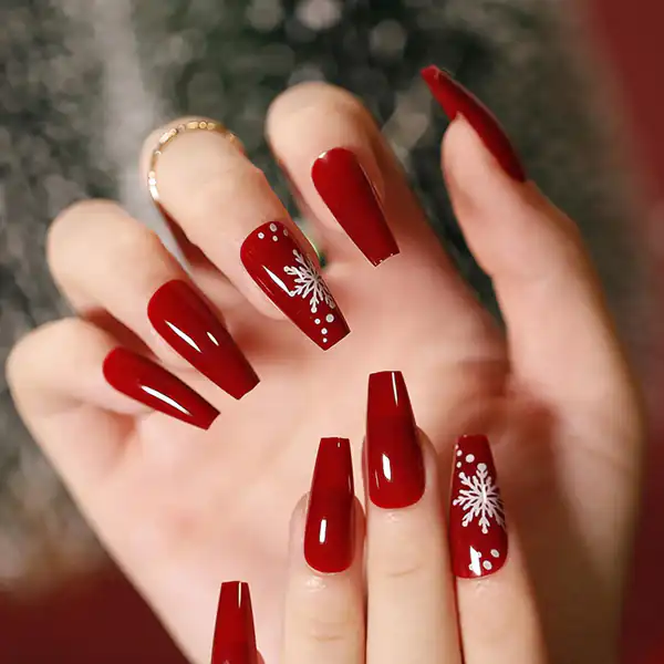 طراحی ناخن با لاک قرمز