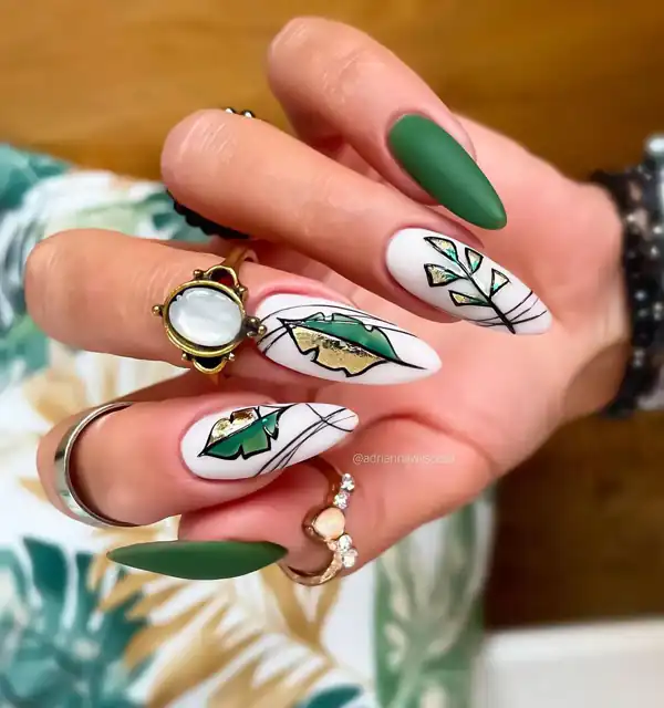 طراحی ناخن با لاک سبز