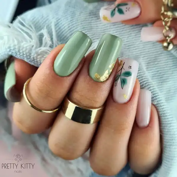 طراحی ناخن با لاک سبز