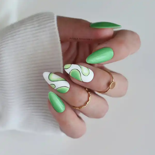 طراحی ناخن با لاک سبز