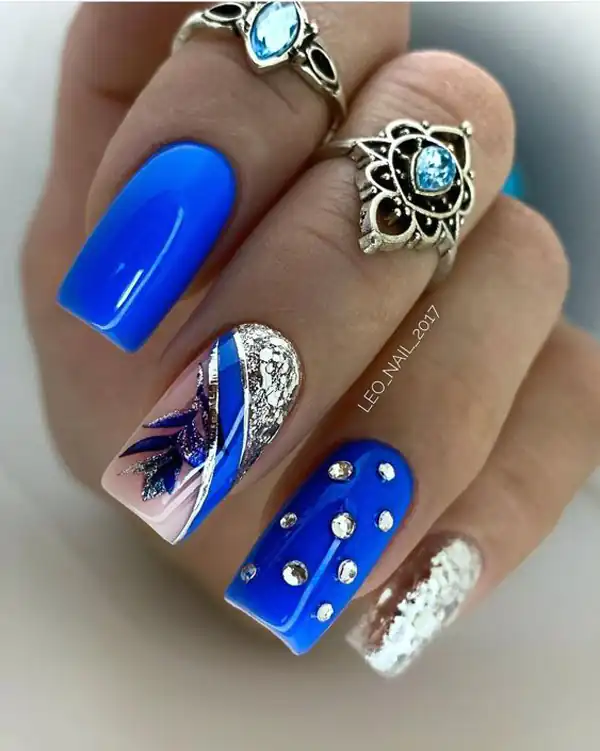 طراحی ناخن با نگین