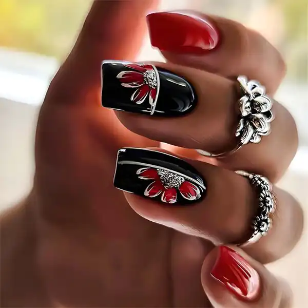 طراحی ناخن مشکی
