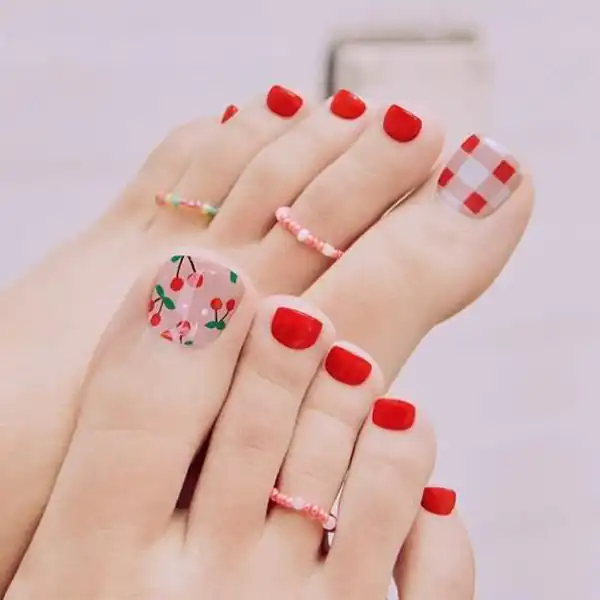طراحی ناخن پا