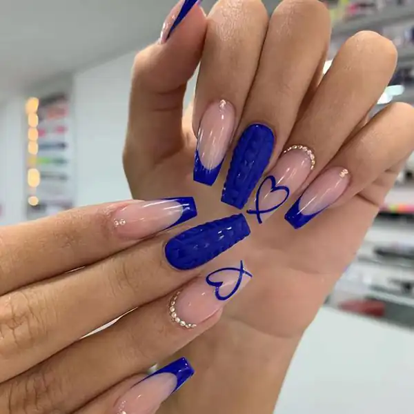 طراحی ناخن آبی کاربنی