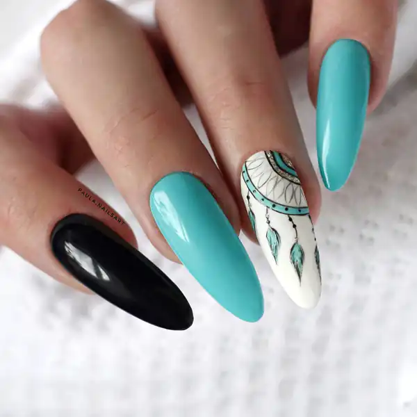 طراحی ناخن آبی روشن