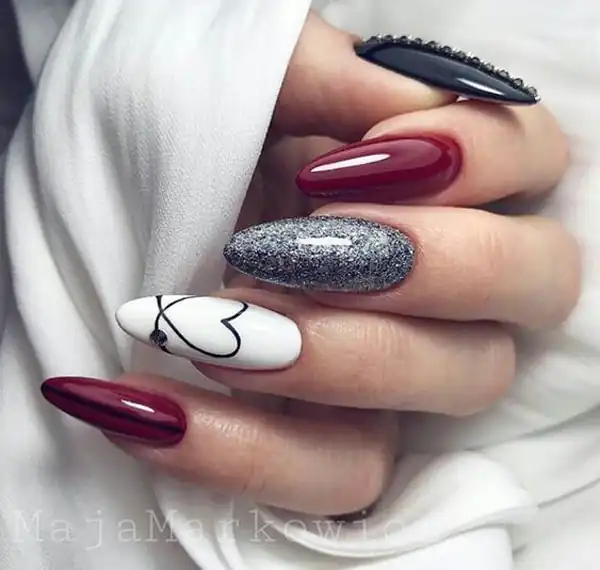 طراحی ناخن با قلب