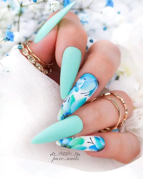 طراحی ناخن با لاک آبی