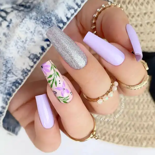 طراحی ناخن با لاک بنفش