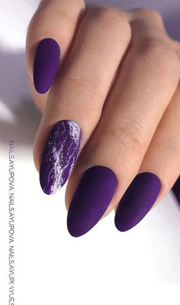 طراحی ناخن با لاک بنفش