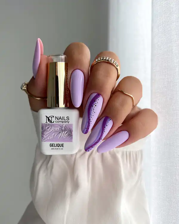 طراحی ناخن با لاک بنفش