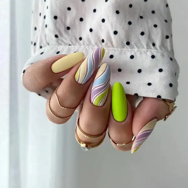 طراحی ناخن بلند گرد