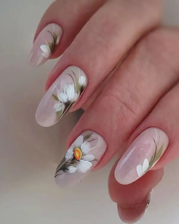 طراحی ناخن بلند گرد