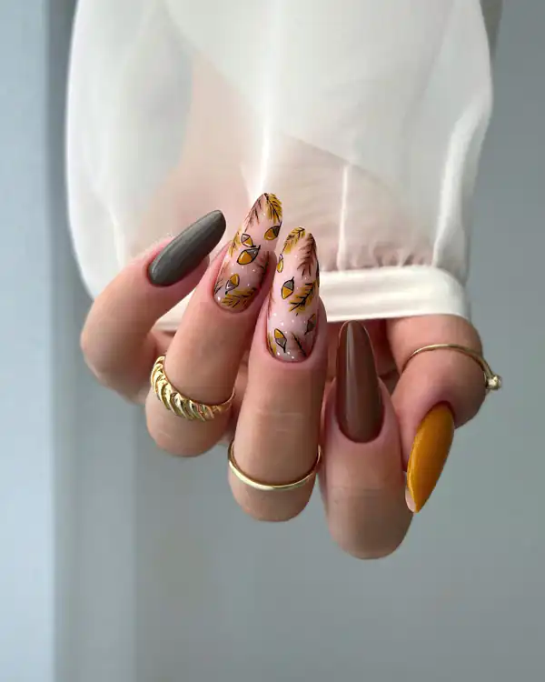 طراحی ناخن بلند گرد