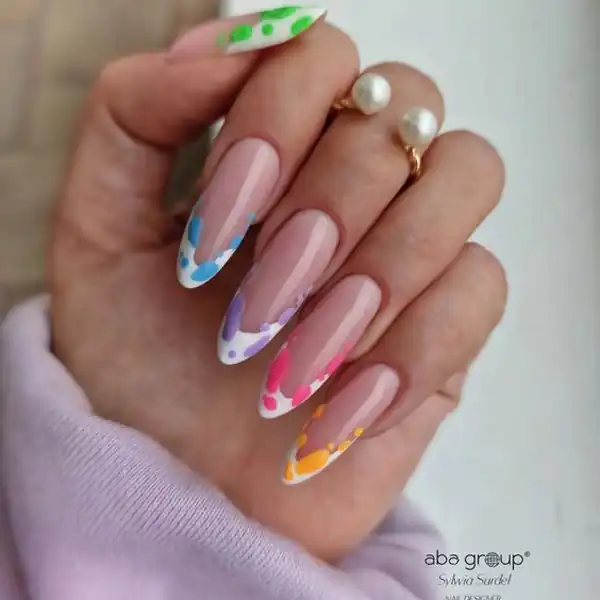 طراحی ناخن بلند گرد