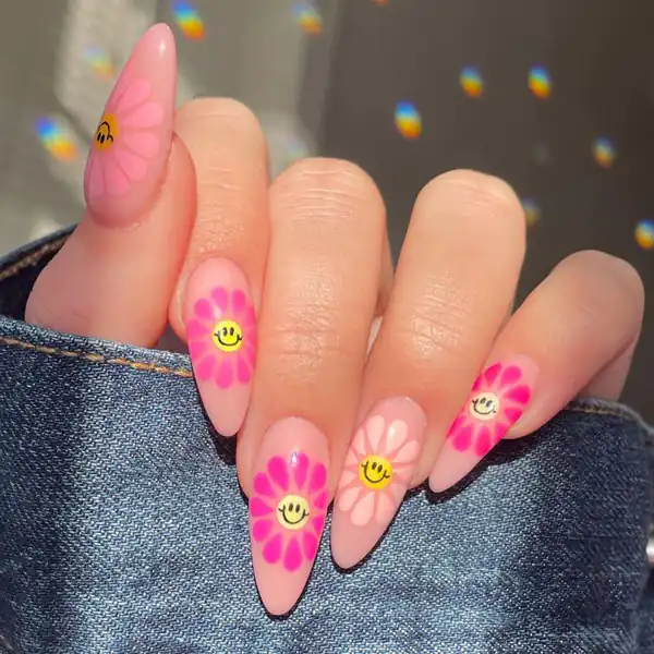 طراحی ناخن بلند گرد