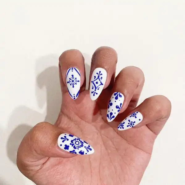 طراحی ناخن دخترانه ساده