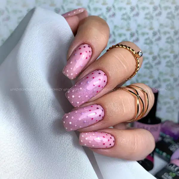 طراحی ناخن خال خالی