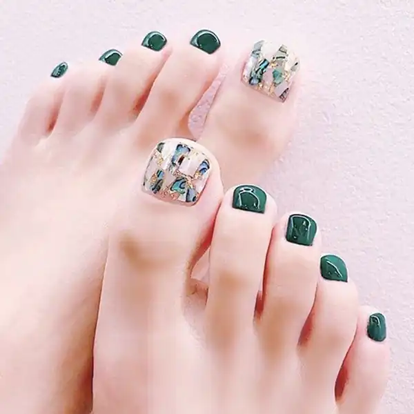 طراحی ناخن پا شیک