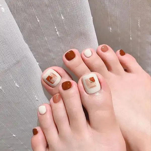 طراحی ناخن پا تابستانی