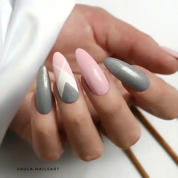 طراحی ناخن ساده دخترانه