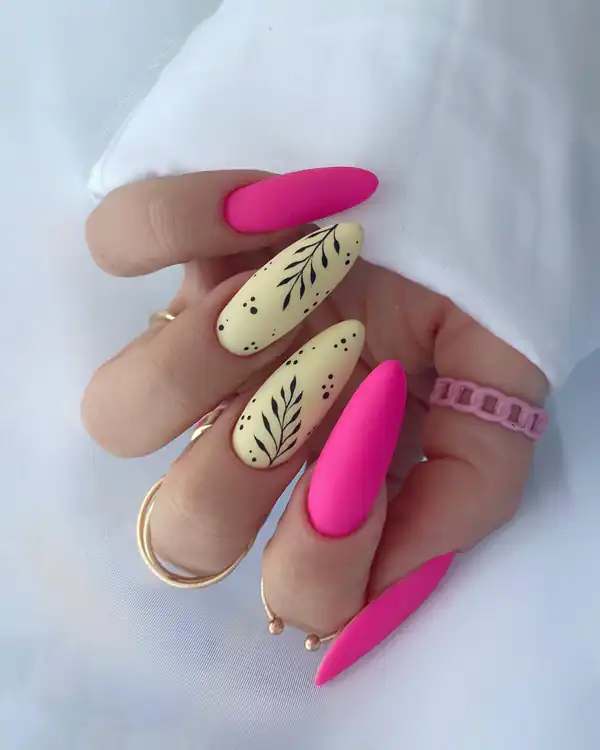 طراحی ناخن زنانه ساده