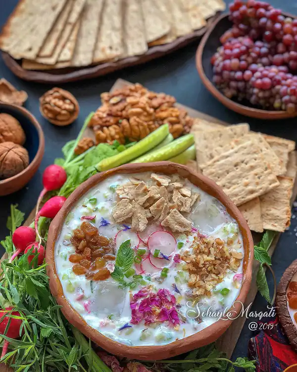 تزیین آب دوغ خیار