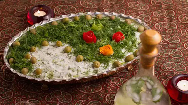 تزیین سالاد کلم و شوید