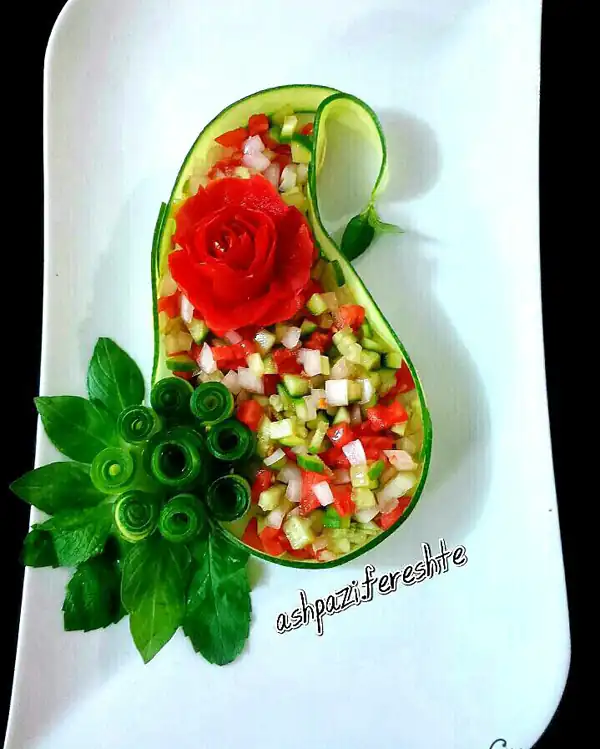 تزیین سالاد شیرازی مجلسی