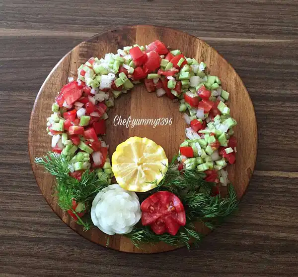 تزیین سالاد شیرازی ساده