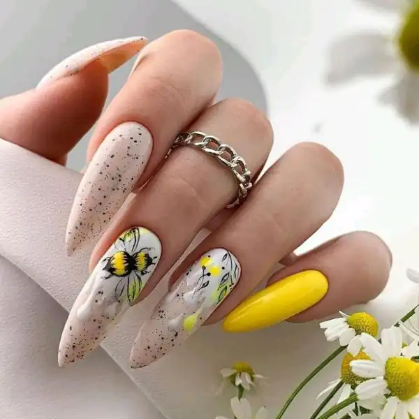 طراحی ناخن عروسکی