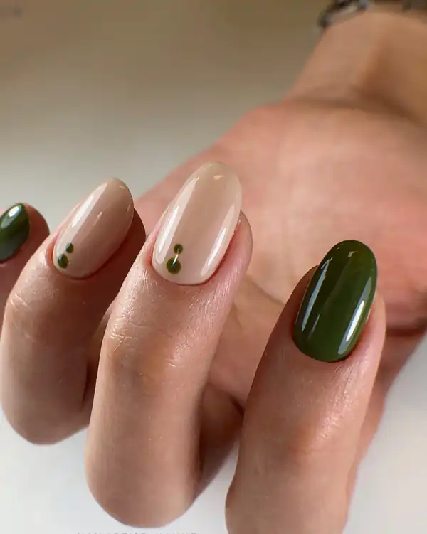 طراحی ناخن دو رنگ