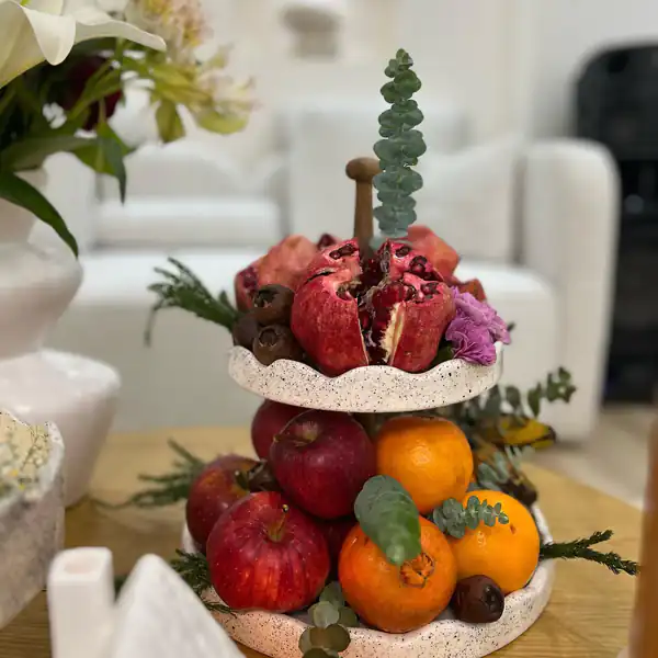 تزیین میز شب یلدا عروس