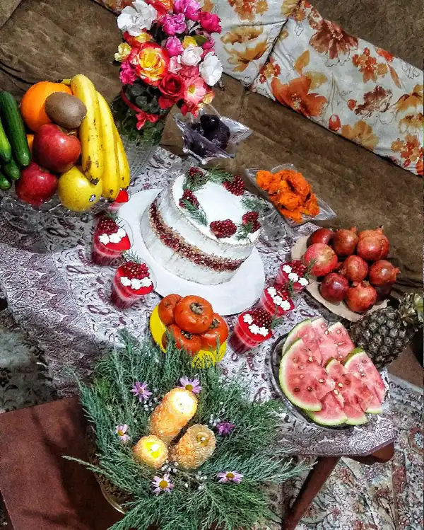 تزیین میز شب یلدا عروس