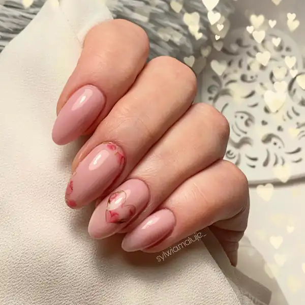 طراحی ناخن بلند دخترانه