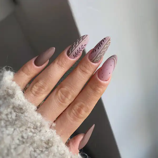 طراحی ناخن بلند دخترانه