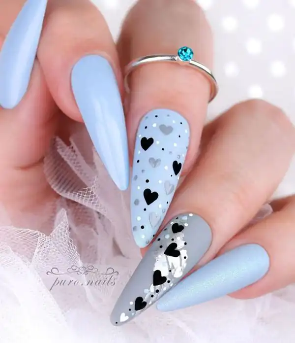 طراحی ناخن قلبی