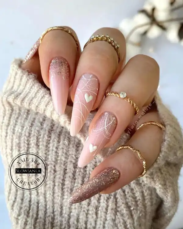 طراحی ناخن قلبی