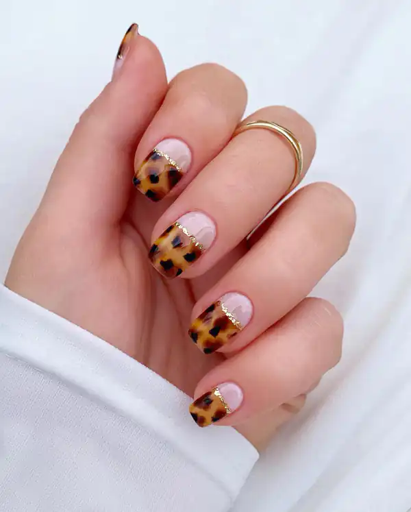 طراحی ناخن بسیار شیک