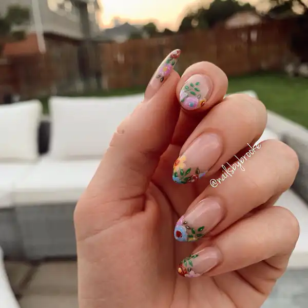 چند مدل طراحی ناخن ساده