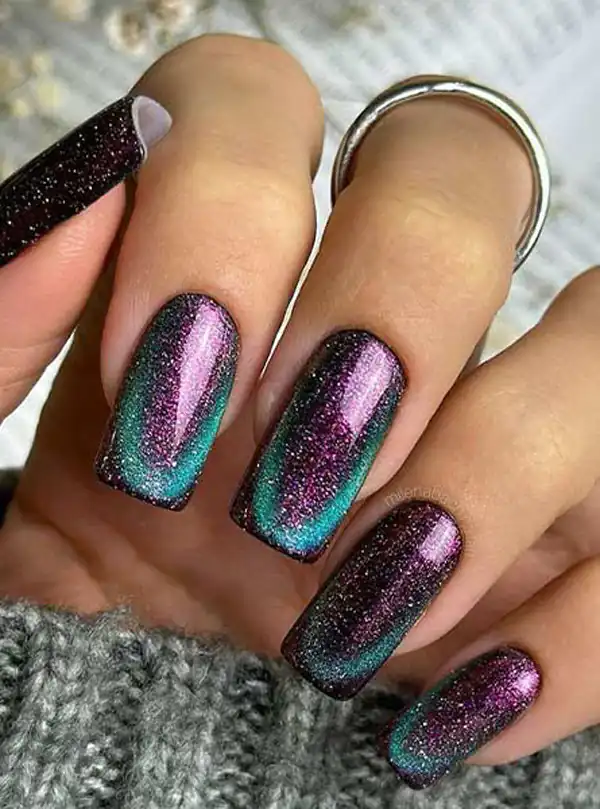 طراحی ناخن چشم گربه ای